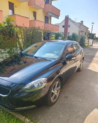 VOLVO V40 D2 DIESEL-Full Optional