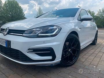 Golf 7.5 1.5 DSG 150 CV R-line
