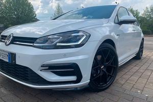 Golf 7.5 1.5 DSG 150 CV R-line