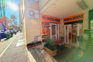 Attività / Licenza di 300 m² con 5 locali a Roma