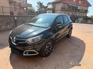 Renault Captur, secondo proprietario, buono stato