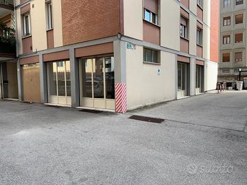 Garage e magazzino a trento città