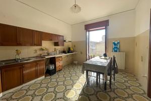 Appartamento 4 vani con balcone-vitulazio