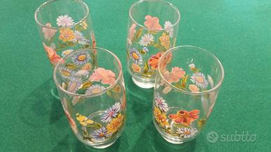 set 4 bicchieri con decorazioni floreali