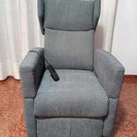 poltrona con parti mobili e sollevatore 