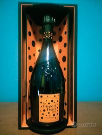 vino champagne Granda dame 2012 kusama  VC