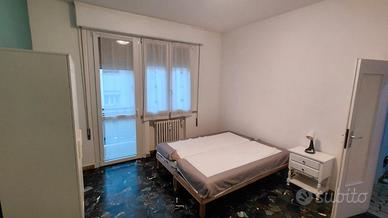 Stanza singola climatizzata con balconcino privato