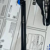 Reggisella bianchi e manubri bici