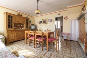 CASA DI CORTE A VESTONE