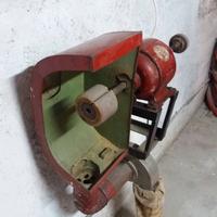 Mola/lucidatrice antica da muro per calzolaio