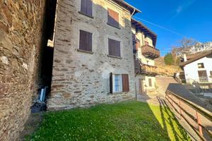 CASA SEMINDIPENDENTE A PONTE DI LEGNO