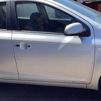 HYUNDAI I 20 PORTA ANTERIORE DX