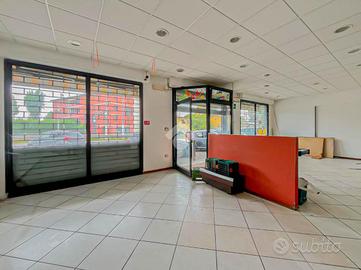 NEGOZIO A SAVIGNANO SUL PANARO