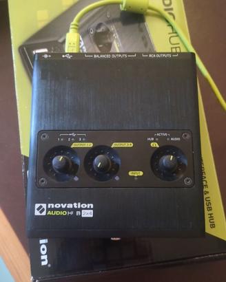 Novation Audiohub 2x4 scheda Audio