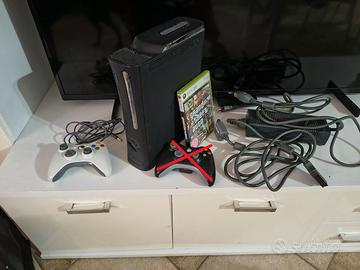 Xbox 360 + GTA V + Cavi Originali + Controller