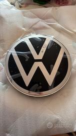 Logo anteriore volkswagen golf 7.5 con ACC