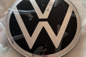 Logo anteriore volkswagen golf 7.5 con ACC