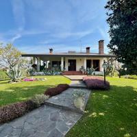 VILLA TRICAMERE CON GIARDINO - sostenibile e co...