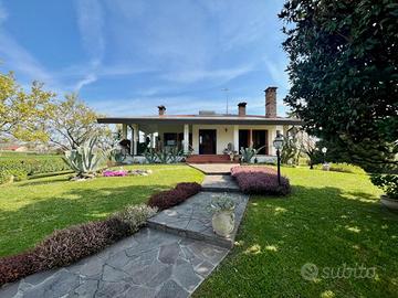 VILLA TRICAMERE CON GIARDINO - sostenibile e co...