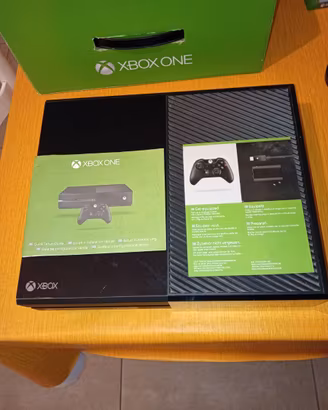 X box one con due video giochi