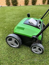 SPAZZOLATRICE PER PRATO SINTETICO 1800W CON SACCO
