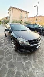 Opel Astra GTC 2010