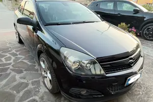 Opel Astra GTC 2010