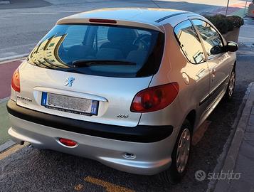 Peugeot 206 - Anno 2004 - 1100cm3 - 38000km