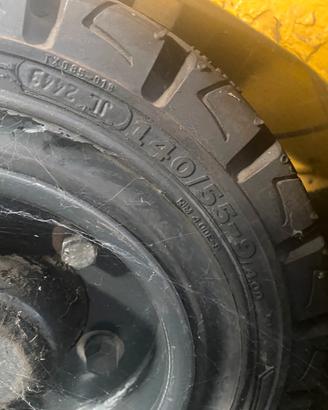 Set 4 pneumatici con cerchio carrello elevatore