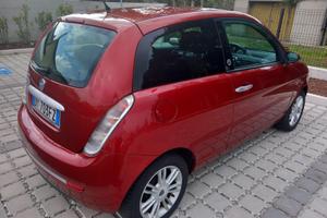 Lancia Ypsilon 1.4 con gpl collaudo 2030