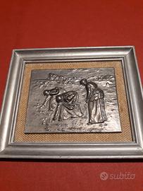 quadro incorniciato con rilievo in peltro