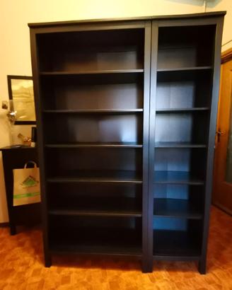 Libreria, marrone-nero HEMNES , legno massiccio