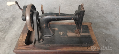 Macchina da cucire Singer storica