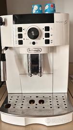 Macchina da caffè per chicchi e polvere