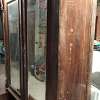 Guardaroba in legno