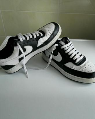 Nike Air Force nere