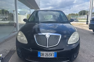 Lancia Ypsilon 1.3 MJT 75 CV Platino