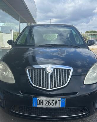 Lancia Ypsilon 1.3 MJT 75 CV Platino