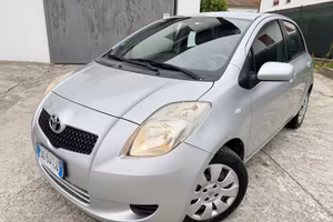 Toyota Yaris 1.0 5P. NEOPATENTATI NO BLOCCHI
