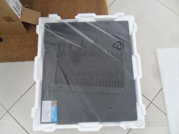 Piano cottura ad induzione nuovo ancora imballato.