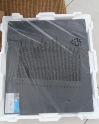 Piano cottura ad induzione nuovo ancora imballato.