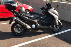 Yamaha t max 530