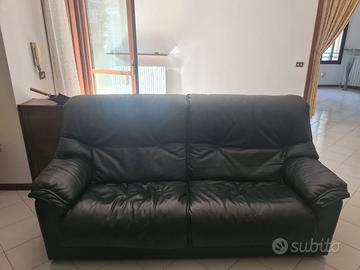 DIVANI NERI IN PELLE DI ALTA' QUALITA'