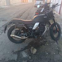 Vendo moto Brixton 250 x Glanville