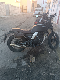 Vendo moto Brixton 250 x Glanville