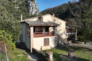 Casale a Montecchio