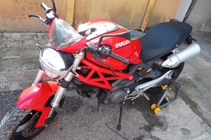 Ducati Monster 696 Plus