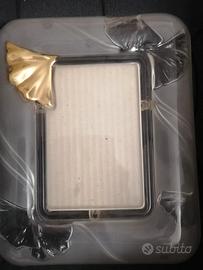 cornice per foto con rilievo floreale 