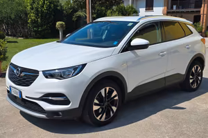 OPEL GRANDLAND PARI AL NUOVO