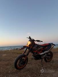 Ktm 690 SMC R 2016 motard